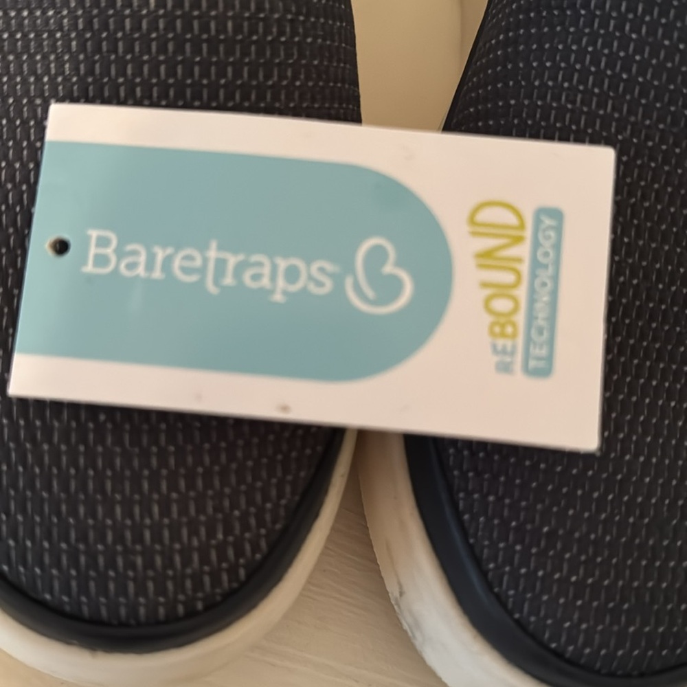 Navy Blue Baretraps. Size 6 - Picture 4 of 5